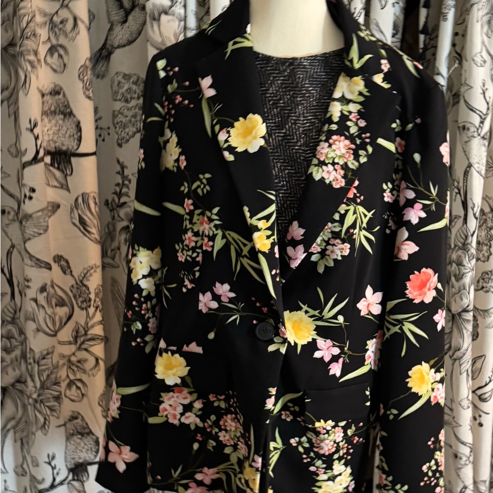 Soho Apparel Black Floral Jacket - Picture 5 of 6